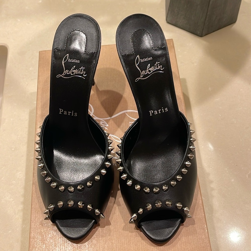 Christian Louboutin Dolly Spike 38.5